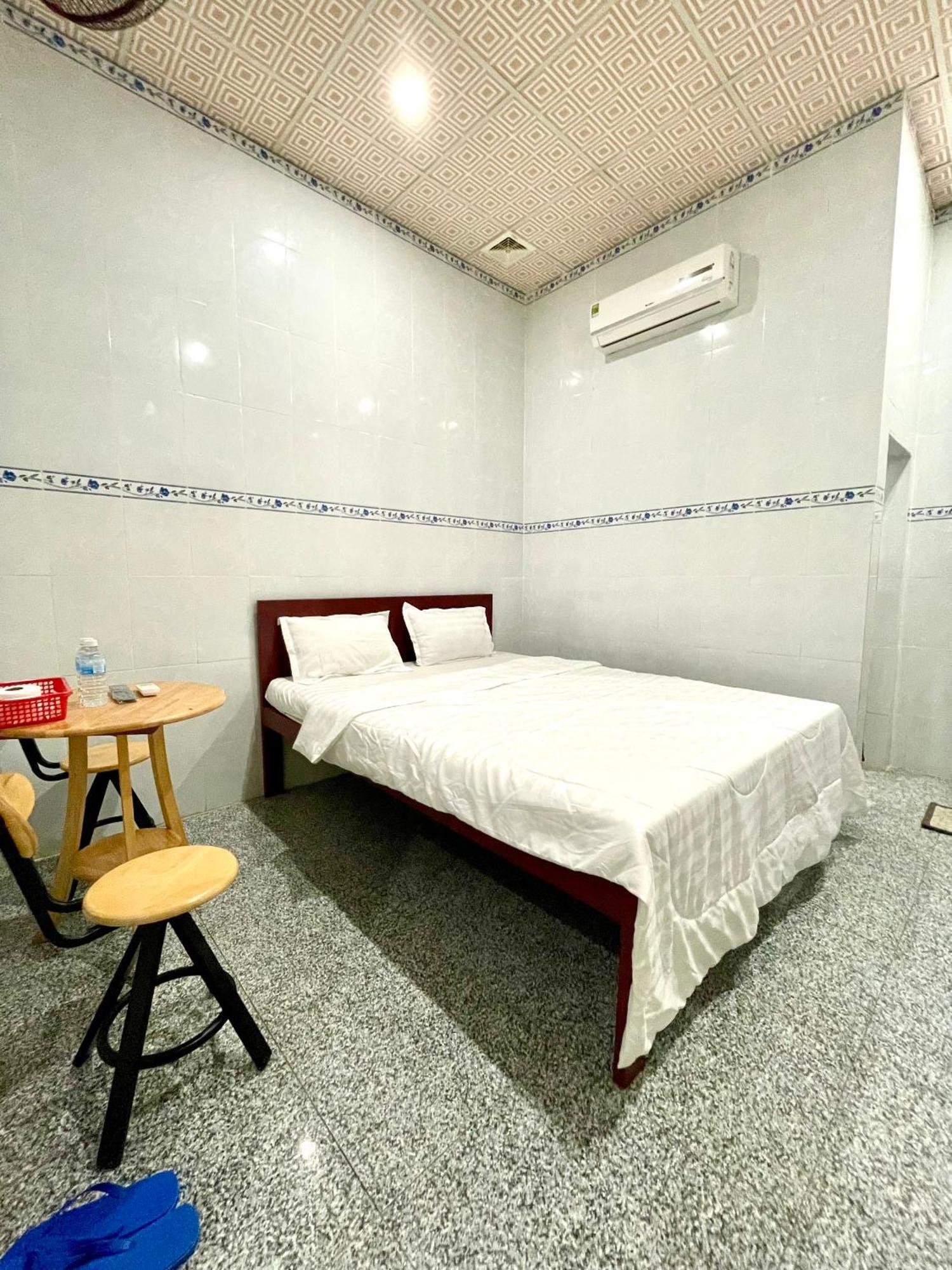 Hotel Nhà Nghỉ TáN PháT à Ap Thanh Son Extérieur photo