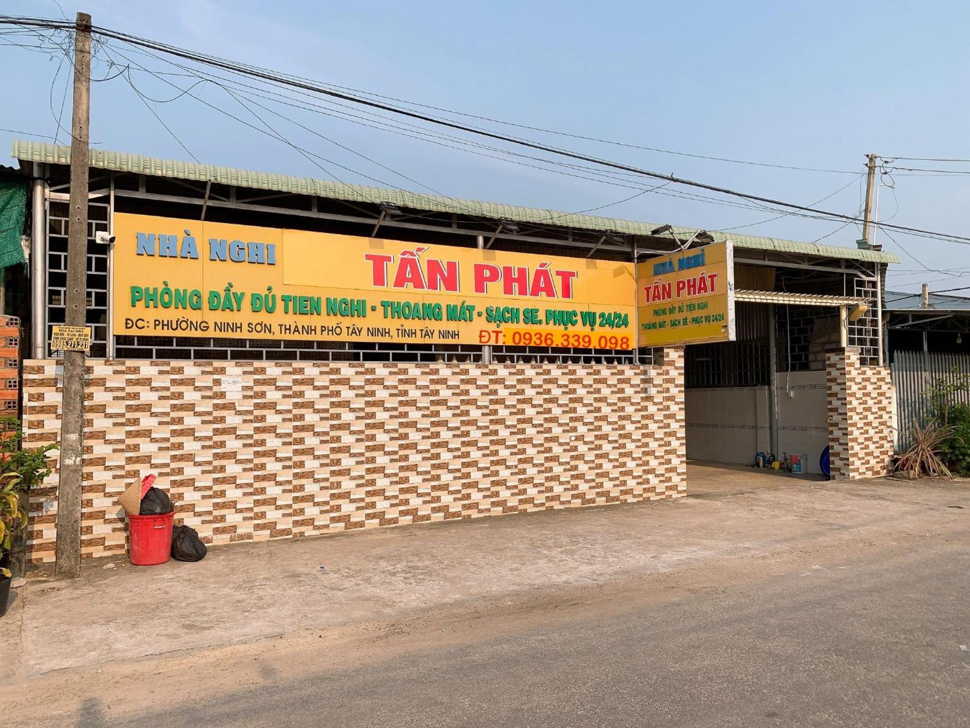 Hotel Nhà Nghỉ TáN PháT à Ap Thanh Son Extérieur photo